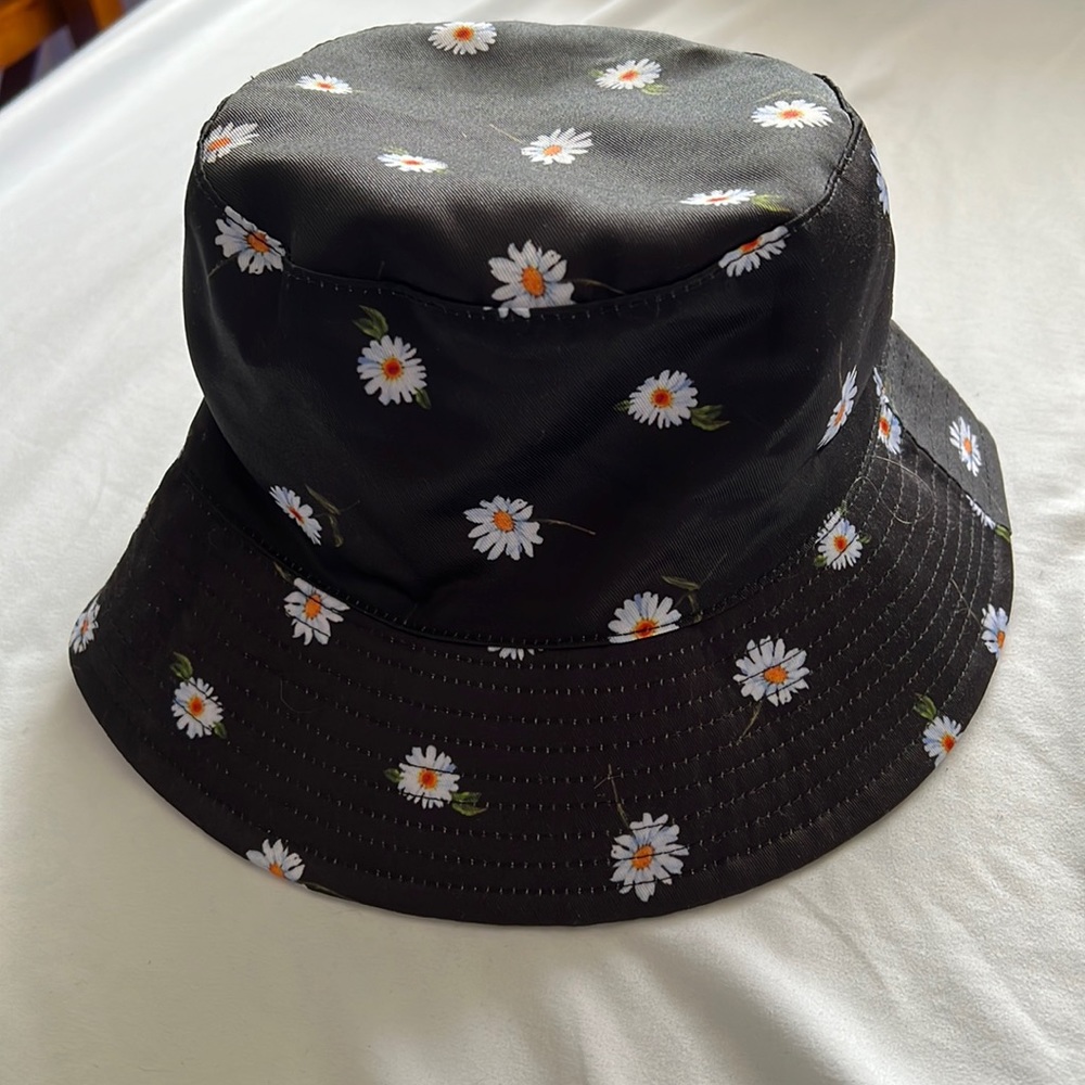 Bucket Hat